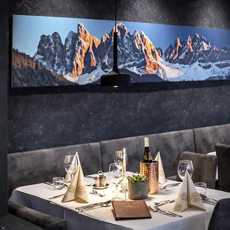 Tyrol Hotel 3*