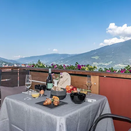 Tyrol Hotel