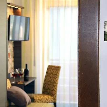 Tyrol Hotel