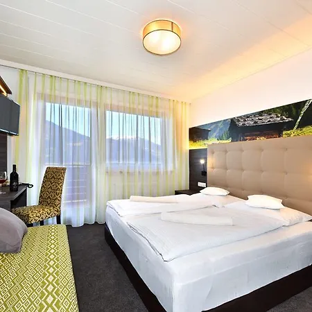 Tyrol Hotel